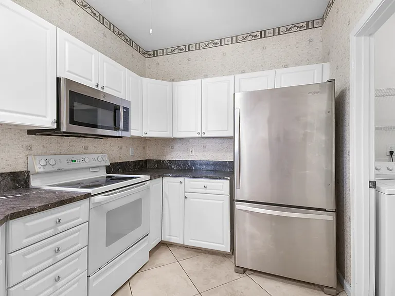 2221 Vista Cove Rd — Photo 6