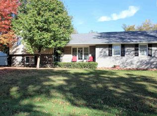 716 Foothill Dr, Hutchinson, KS 67502