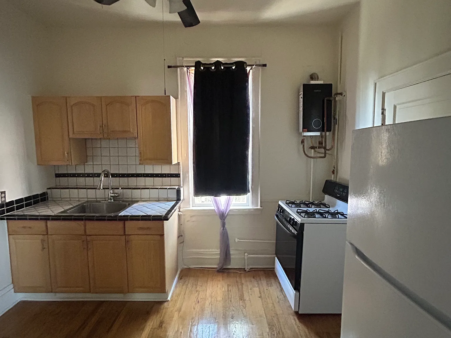 404 S 5th Ave — Photo 4