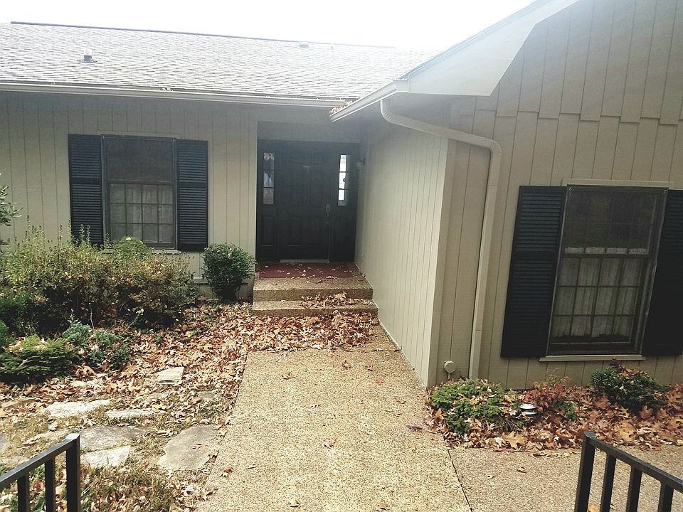 1st image of 138 Canterbury Dr