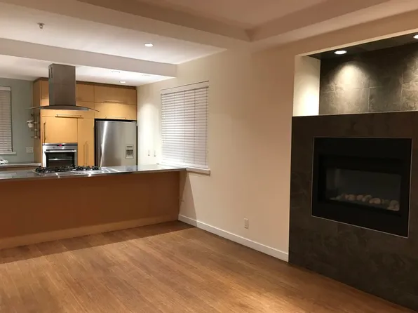 295 W 12th Ave, Vancouver, BC V5Y 1T9