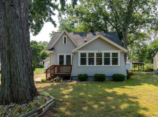108 Vanderveen Ave, Holland, MI 49424