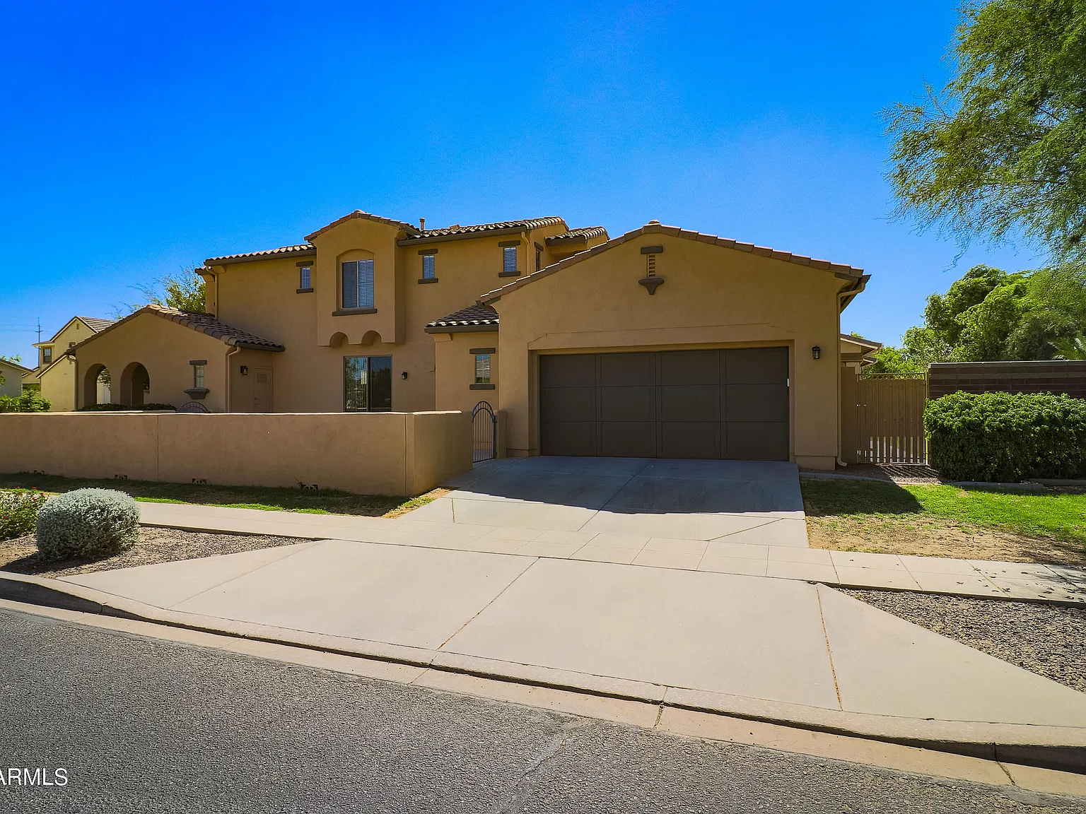 3 bed, 2.5 bath, 1612 sqft, $2,300 — Photo 2