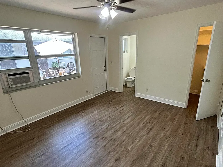 921 NE 17th Ave #4 — Photo 7