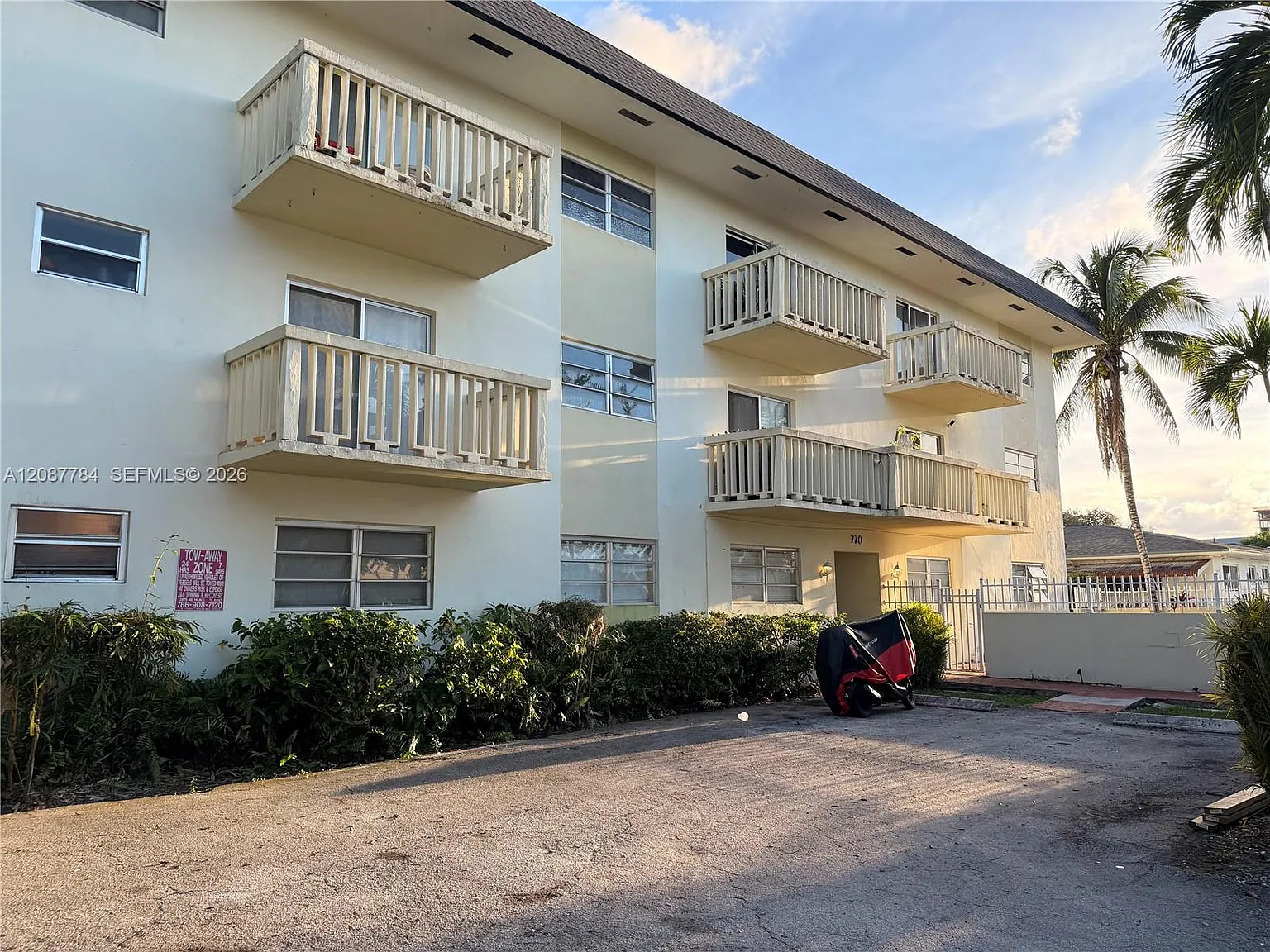 770 Condo — Photo 1