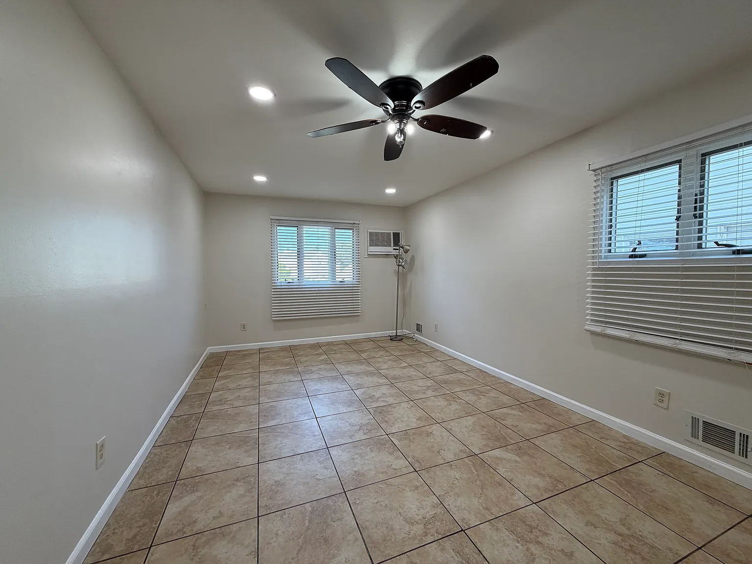 3 bed, $3,200 — Photo 3