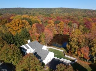 22 Sara Ln, Succasunna, NJ 07876