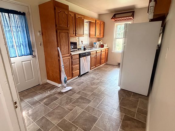 2nd image of 1332 N 4th St