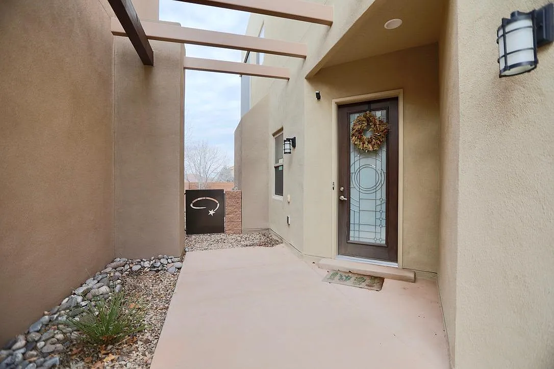 5 bed, 3.5 bath, 2890 sqft, $3,680 — Photo 3