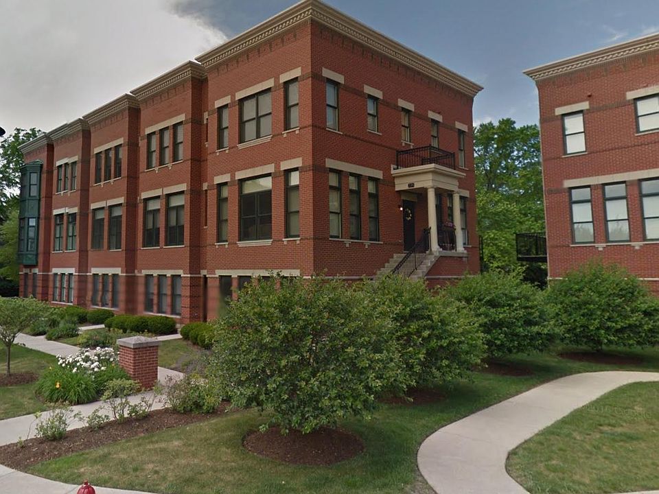 1st image of 239 W Wood St