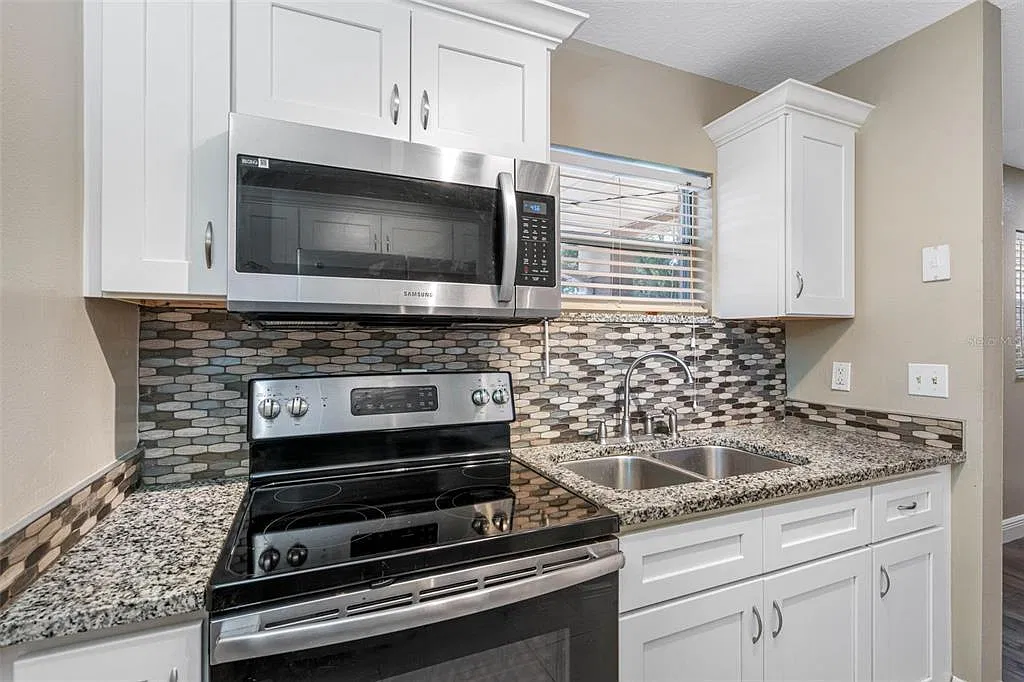 2 bed, 1.0 bath, 800 sqft, $1,800 — Photo 4