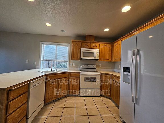 4th image of 17509 SE 16th Cir