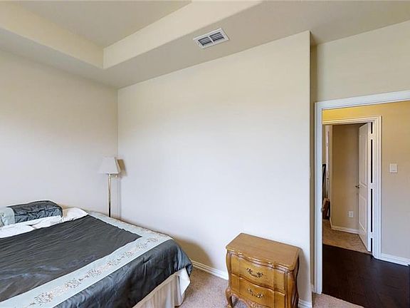 5th image of 123 Derby Ln