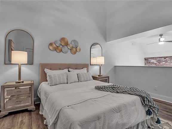 4th image of 340 Bird Ave #205