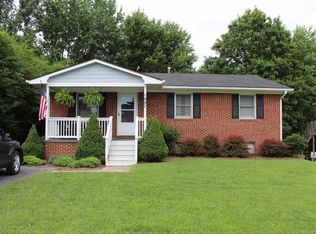 1607 Stuart St, Waynesboro, VA 22980