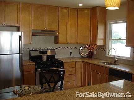 Brand new kitchen with granite counters!