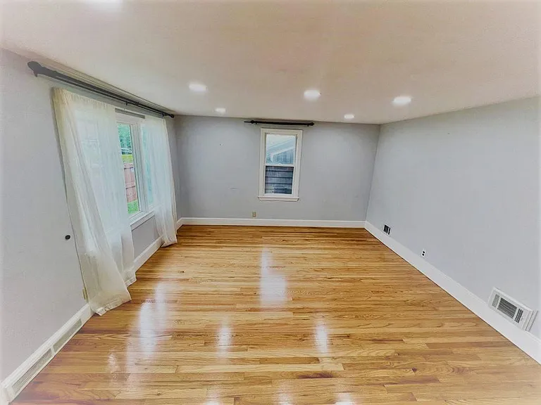 7 Lee Rd — Photo 18