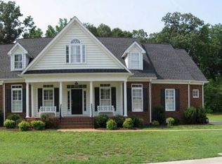 721 Waterfront Dr, Colonial Heights, VA 23834