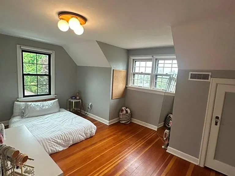 1527 Pacific Ter — Photo 15