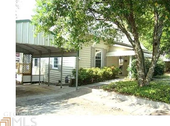 1st image of 411 Campbell Hill St