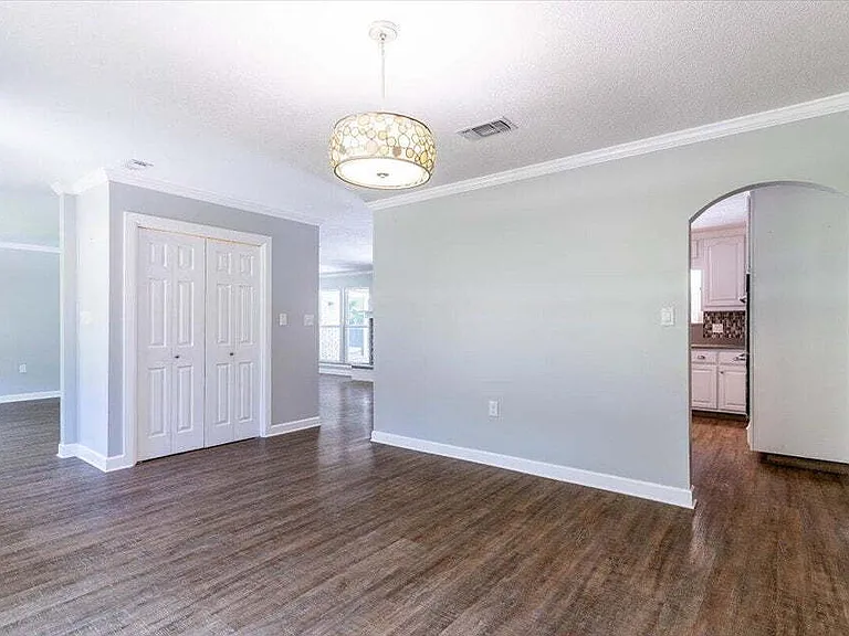 8 Stafford Cir — Photo 7