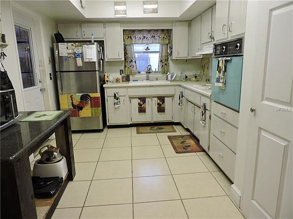 2nd image of 1689 Palace Dr