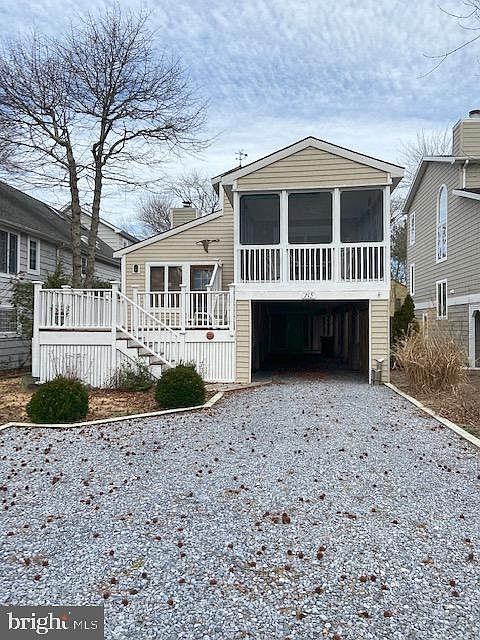 1st image of 215 Oakwood St
