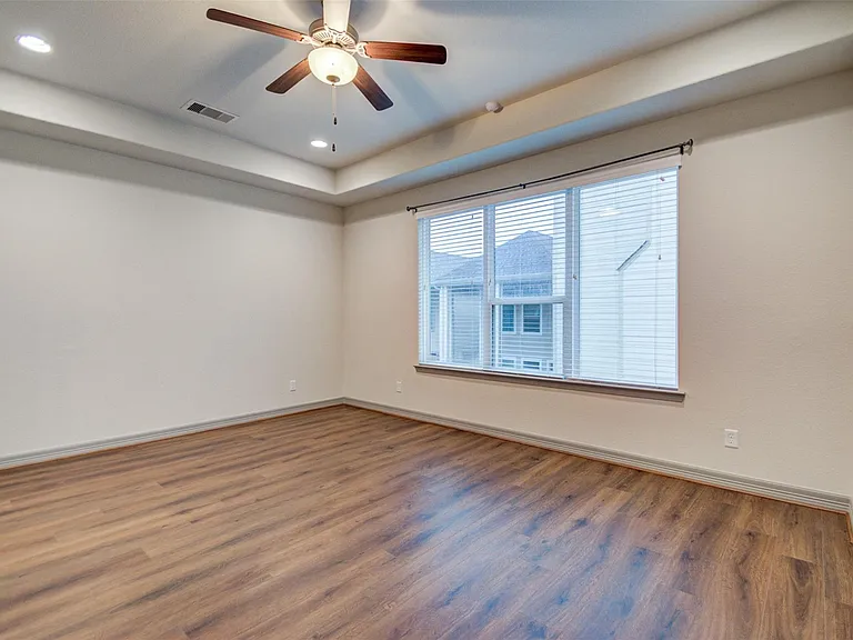 5941 Kansas St — Photo 11
