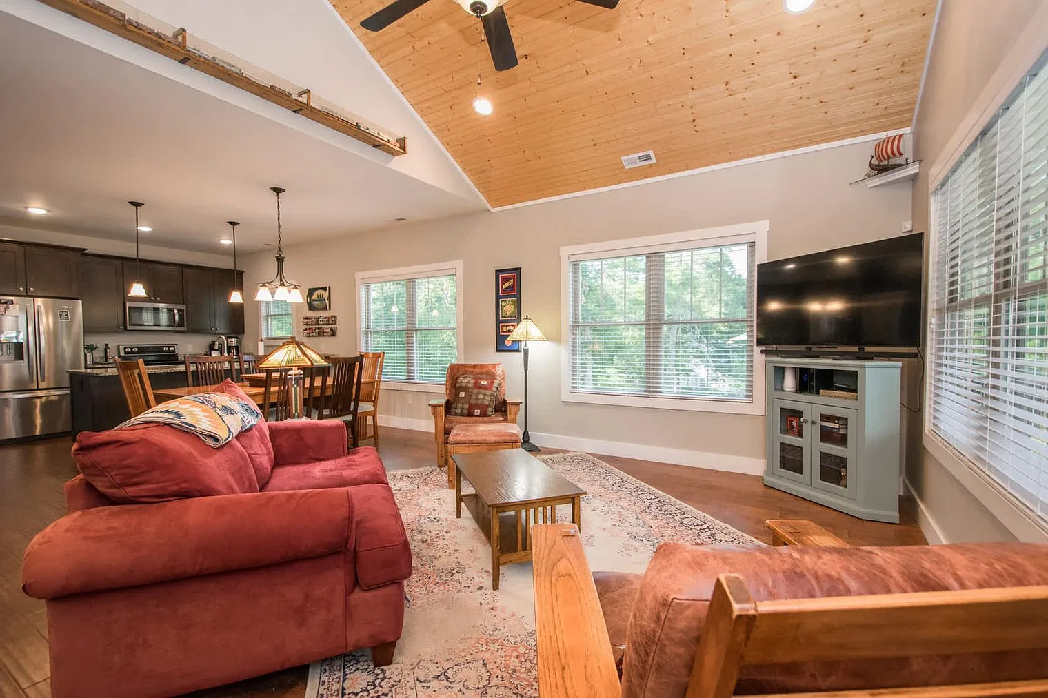 3 bed, 3.0 bath, 1625 sqft, $4,485 — Photo 1