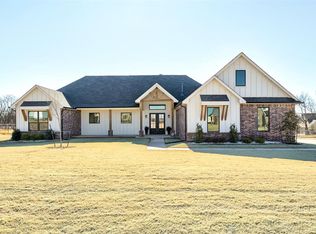 10071 Lacewood Dr, Edmond, OK 73025