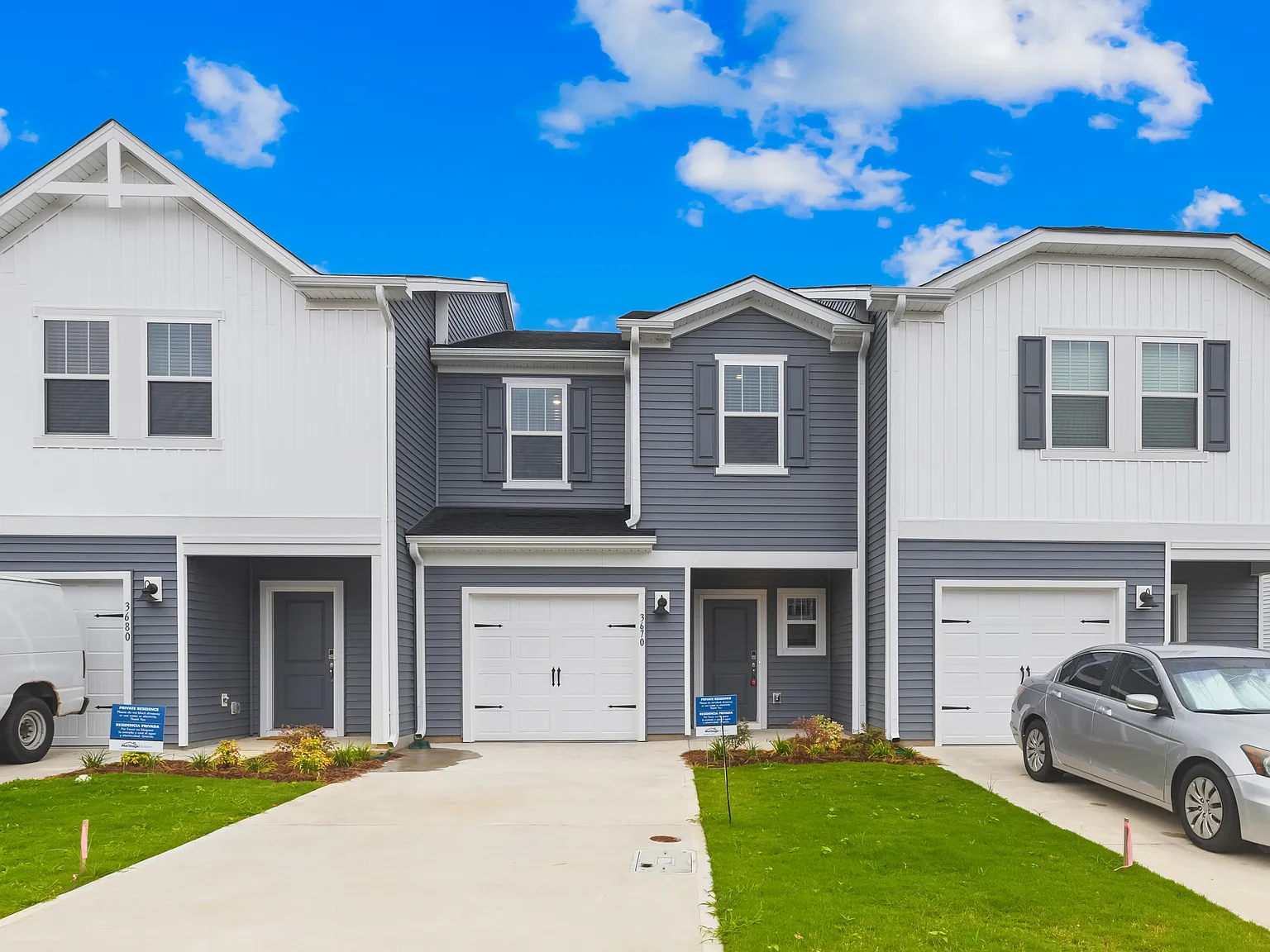 3 bed, 2.5 bath, 1400 sqft, $1,950 — Photo 1