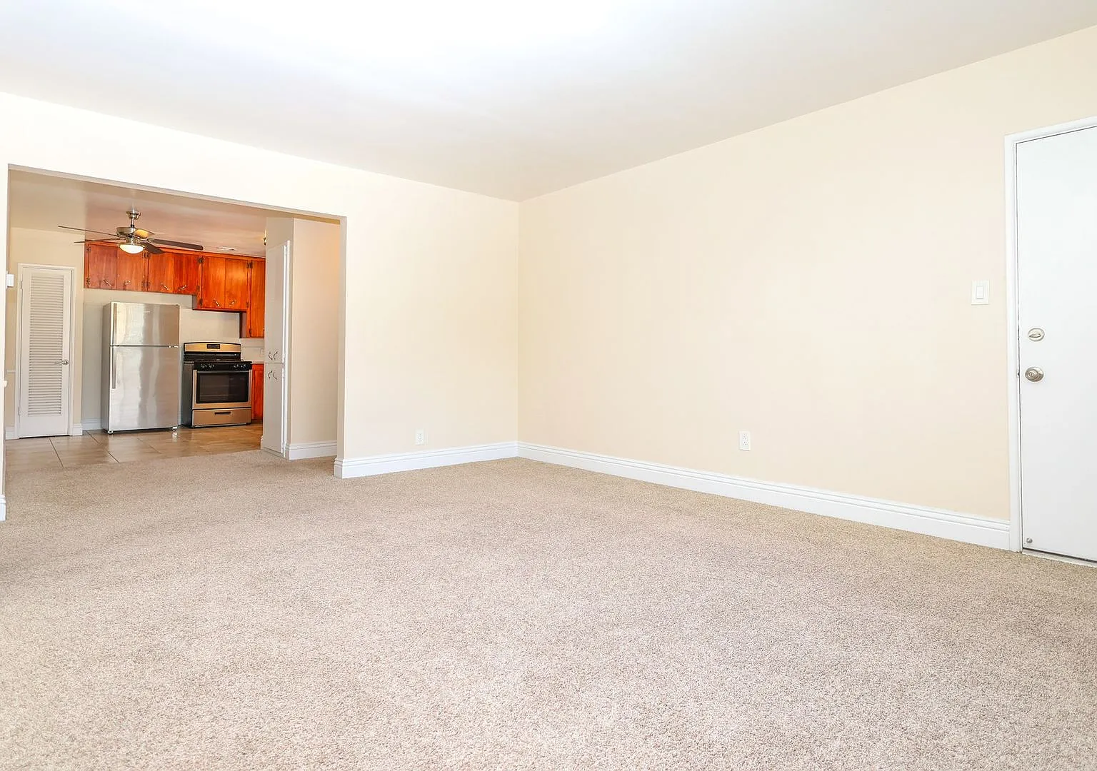 Courtyard Apartments — Photo 1