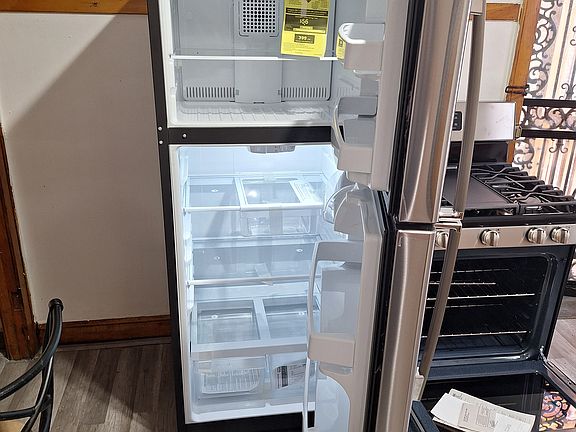 New appliances w/mfg. papers.