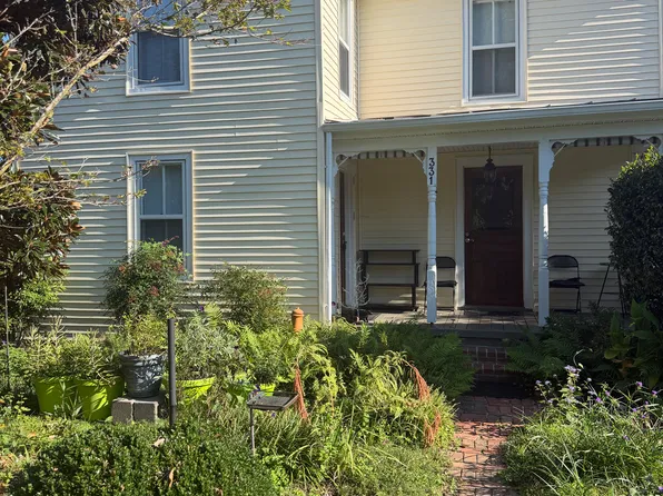 331 Howard St, Urbanna, VA 23175