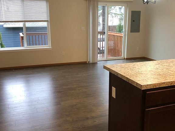 3rd image of 2427 Conger Ave NW