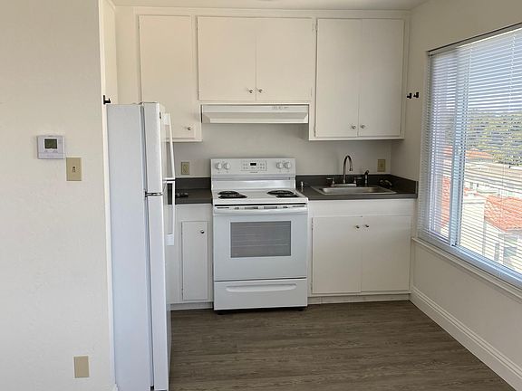 2nd image of 344 Carl St APT 1