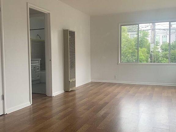 3rd image of 501 N El Camino Real APT 4
