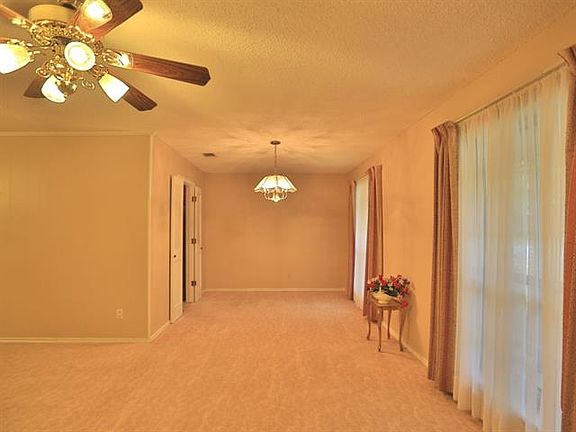 5th image of 4301 Barcelona Dr
