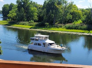 26 Front St, Waterford, NY 12188