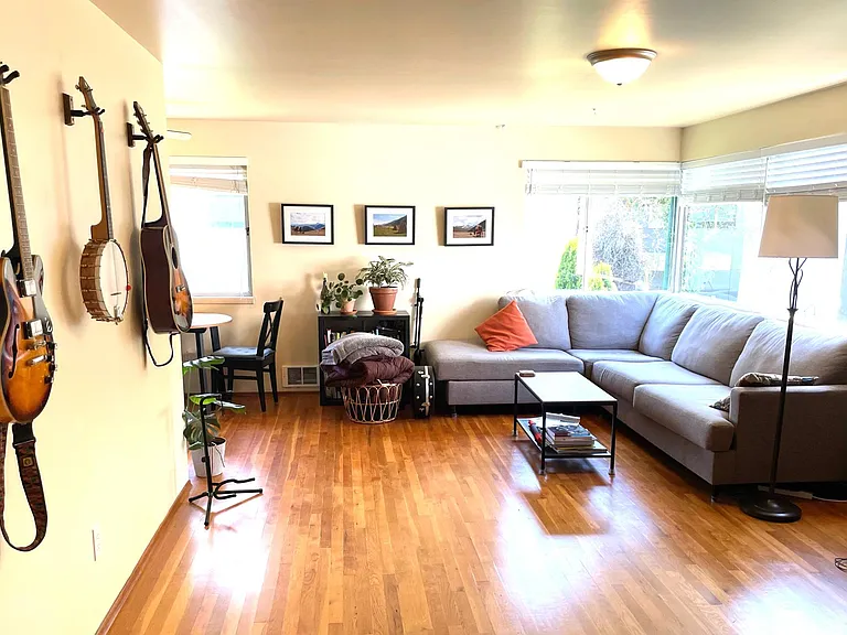 819 NW Market St — Photo 12