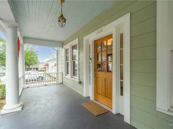 2010 Paul W Bryant Dr, Tuscaloosa, AL 35401