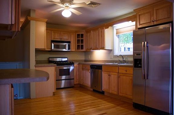 3rd image of 812 Sequoia Ln