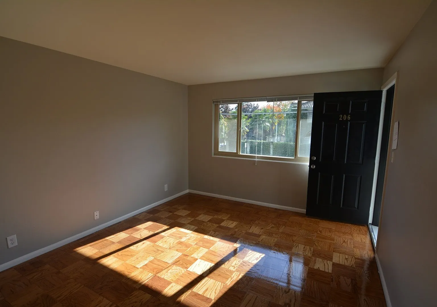 Prospect Court — Photo 4