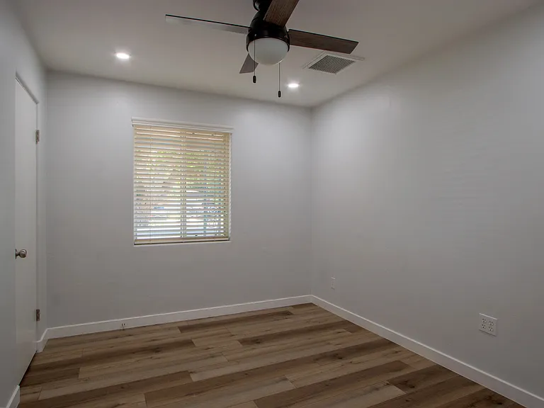 1415 S Oakley Pl — Photo 20