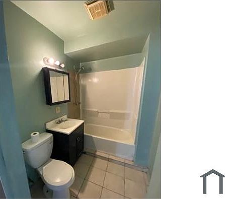 2nd image of 2305 W Marquette Rd #2