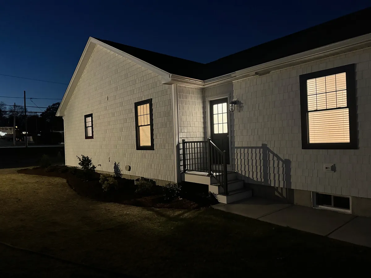 Building Photo - 82 Wayside Dr