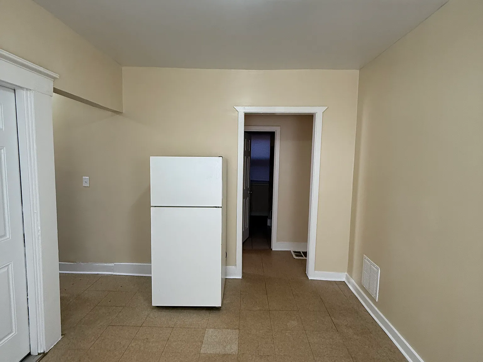 Studio, $1,150 — Photo 3
