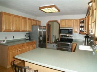 827 Ridge View Ln, Oregon, WI 53575