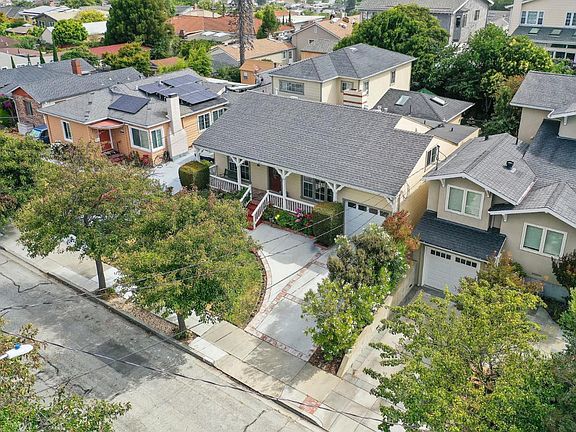 3rd image of 444 Cherry Ave