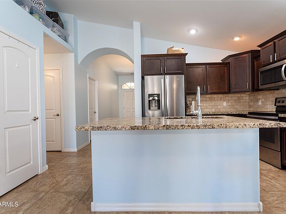 5th image of 3030 W LA SALLE Street